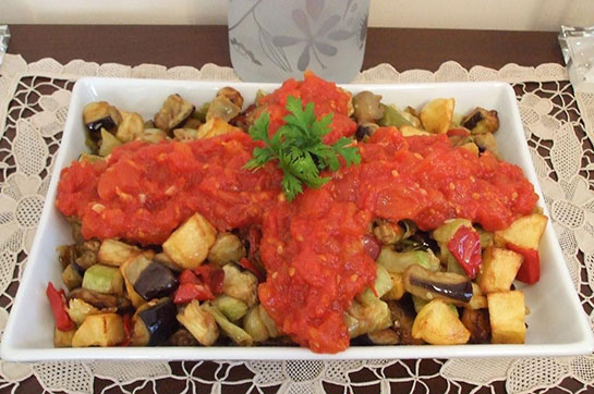 Domates Soslu Kızartma Tarifi ve Malzemeleri