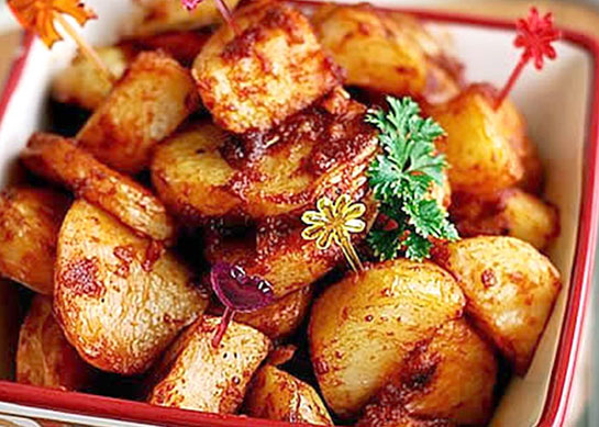 Domates Soslu Patates Kızartması Tarifi ve Malzemeleri