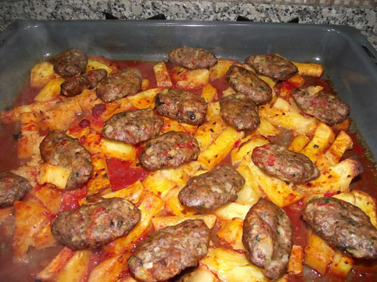 Fırında Köfte Kızartma Tarifi ve Malzemeleri
